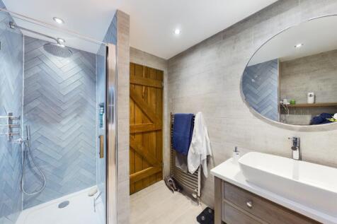 Family Shower Room