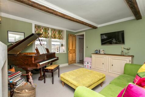 Snug Room 2
