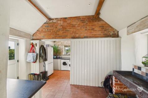 Utility Room/Boot...
