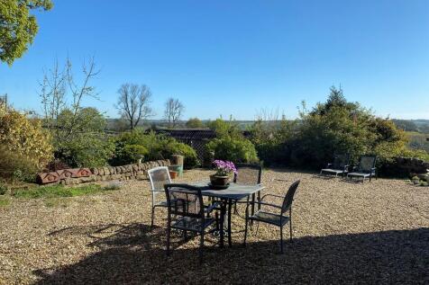 Side Terrace Phot...