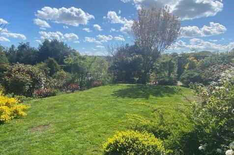 Front garden phot...