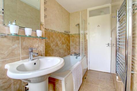 Bathroom (alt view)
