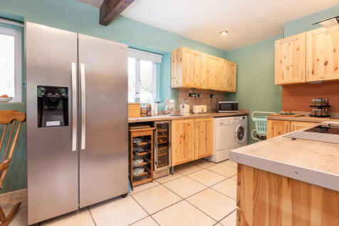 Kitchen Diner Pic2