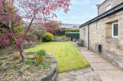Rear Lawned Garden