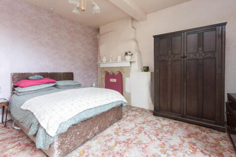 Master Bedroom Pic1