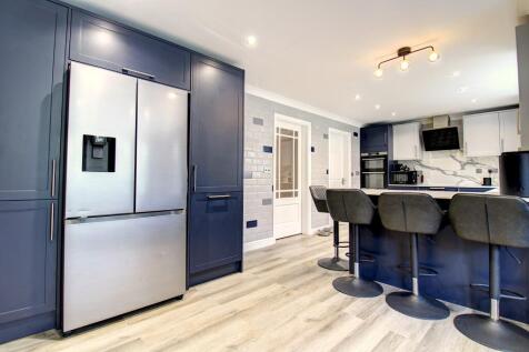 Kitchen Breakfast Bar