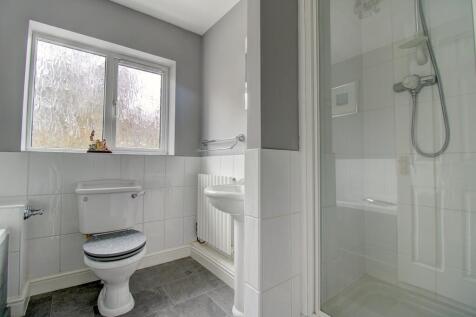 Family Bathroom (right)
