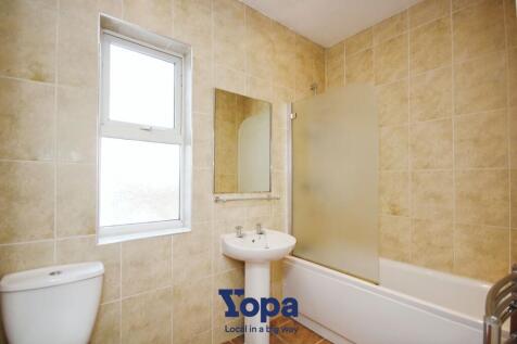 Family 20Bathroom.JPG