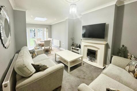 Sitting/Dining Room