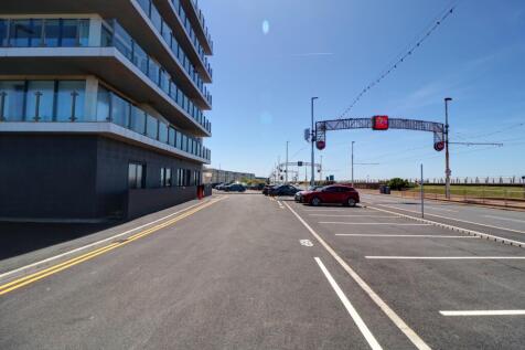 Exterior Parking 1.3