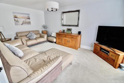 3. Lounge