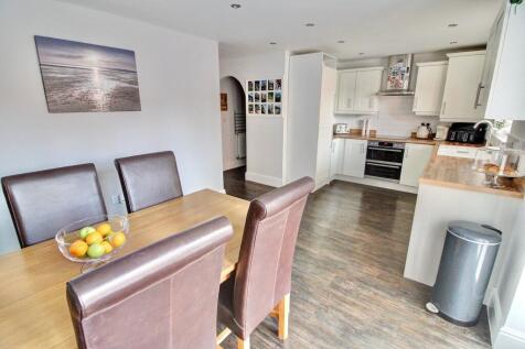 8. Dining Kitchen