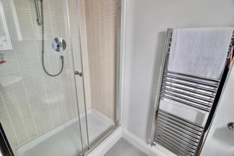 16. En-Suite