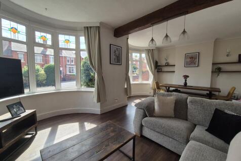 Open Plan Lounge/Dining Room