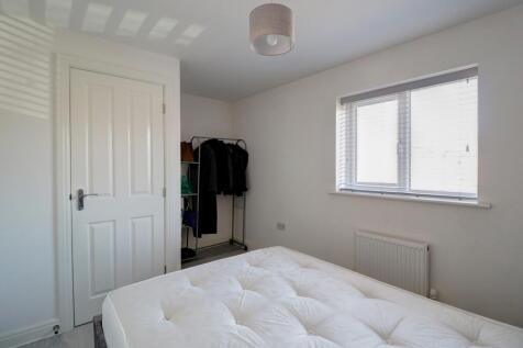 Bedroom 2.3