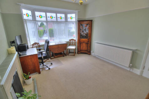 Sitting/Dining Room
