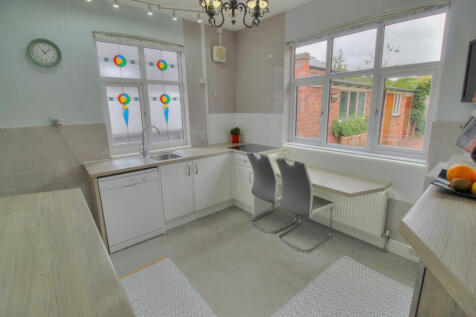 Kitchen breakfast room