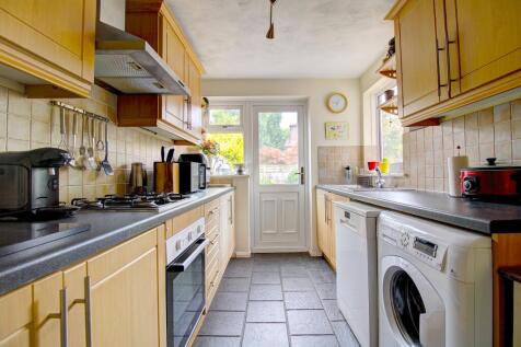 Kitchen (alt view)