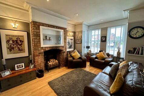 2. Living room.JPG