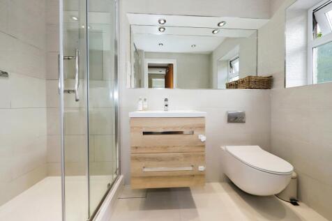 Bedroom 1 - Ensuite