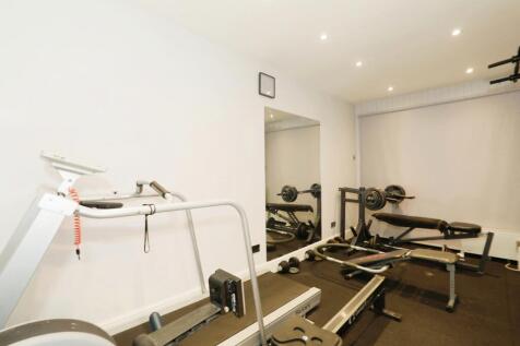 Garage / Gym