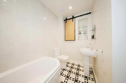 En Suite Bathroom