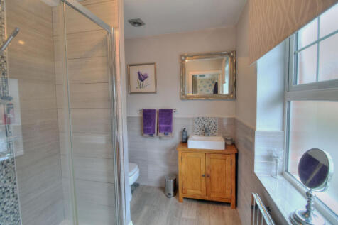Bedroom 1 - Ensuite