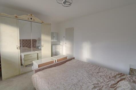 Bedroom 1B