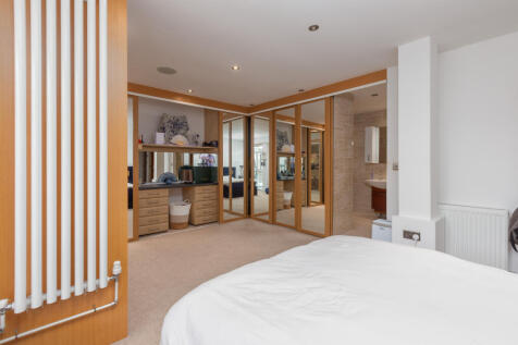 Master Dressing with En-Suite