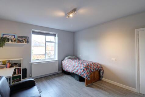 Bedroom 2.2