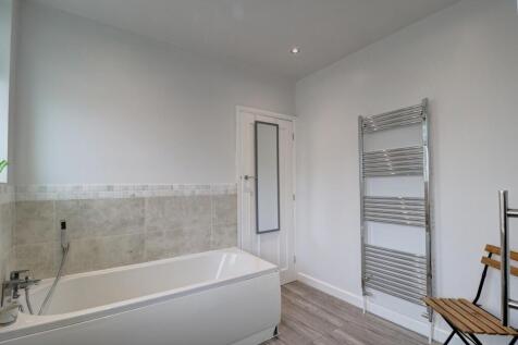 Bathroom 1.2
