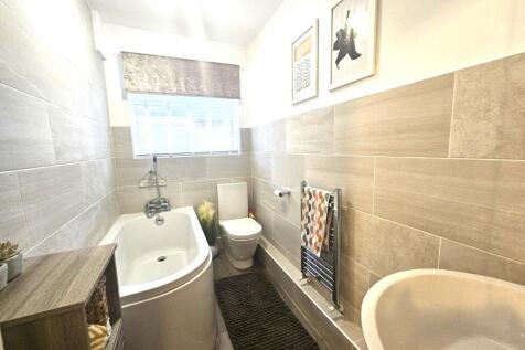 Bathroom ground floor