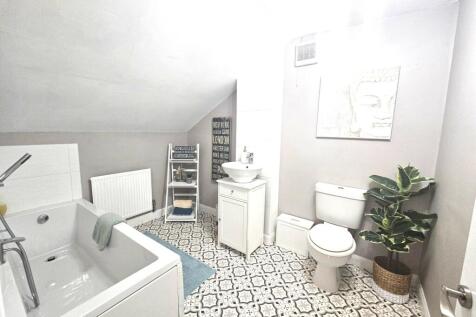 Bathroom to first floor