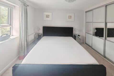 Bedroom with ensuite