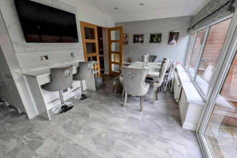 Dining Area 1