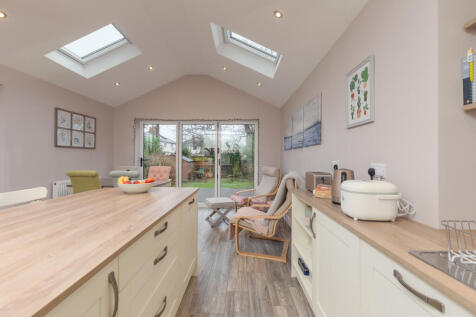 9 Clovelley Drive