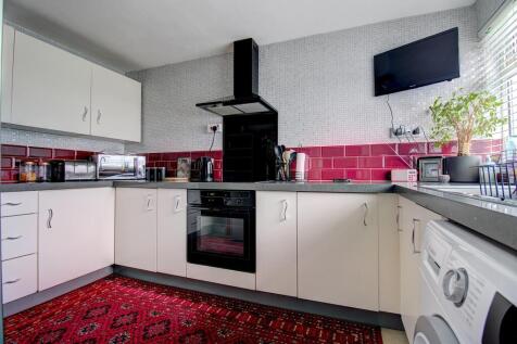 Kitchen (alt view)