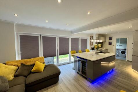 open plan kitchen living