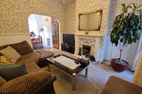 Open Plan Lounge/Dining Room