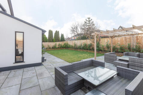34 LOWICK DRIVE-26