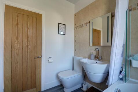 Bathroom 1.2