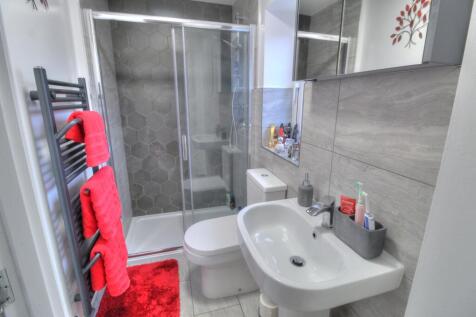 Bedroom 1 - Ensuite