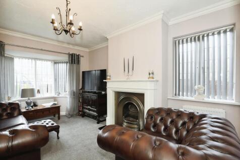 Living Room/Bedroom