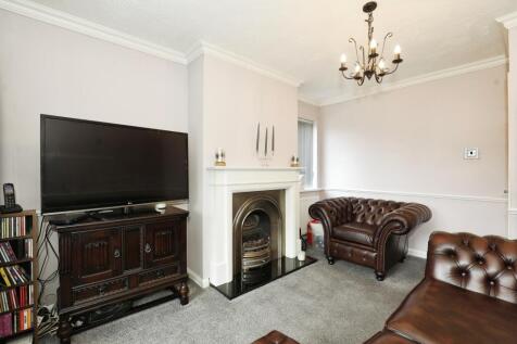 Living Room/Bedroom