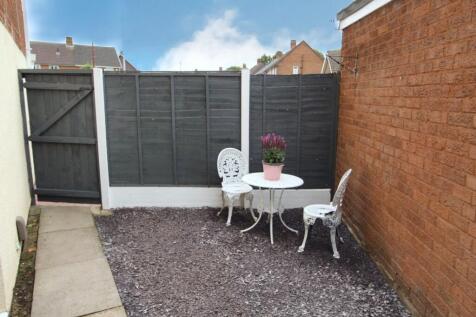 Side patio