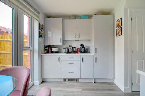 Kitchen (right)
