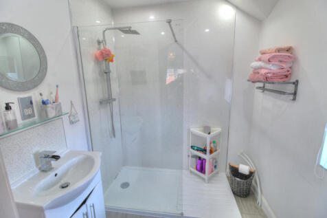 Bedroom 1 - Ensuite