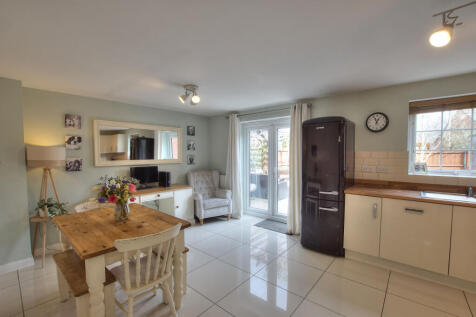 6. Kitchen: diner