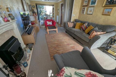 Lounge 1