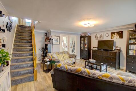 Lounge (alt view)